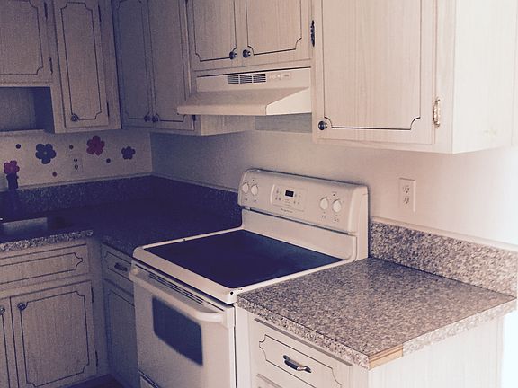 3rd image of 4901 NE 26th Ave APT 9
