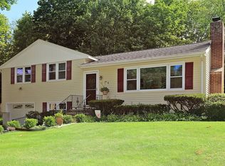 15 Saint Michaels Ter, Carmel, NY 10512