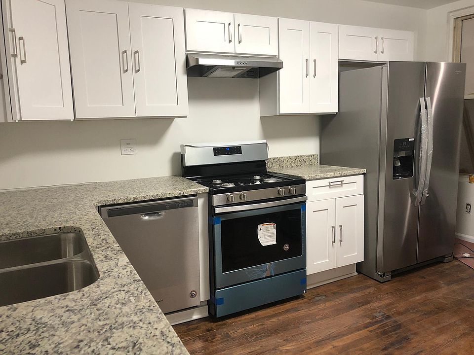 1st image of 1036 N Trumbull Ave #2