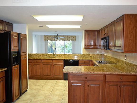 3rd image of 4 Oceans West Blvd APT 302C