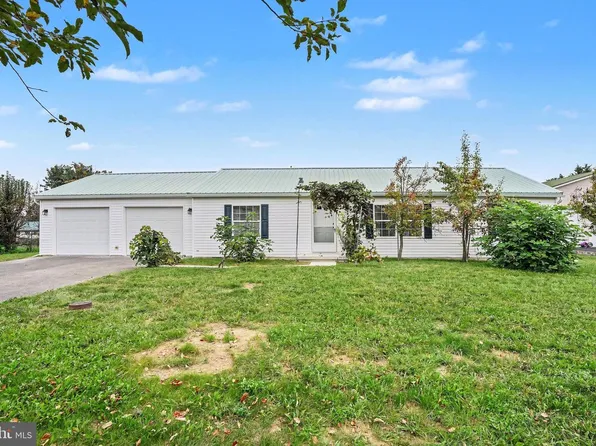 131 Camelot Dr, Chambersburg, PA 17202