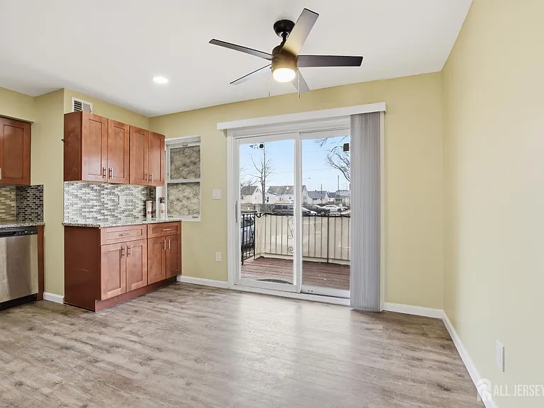 160 Evergreen Rd #14A — Photo 10