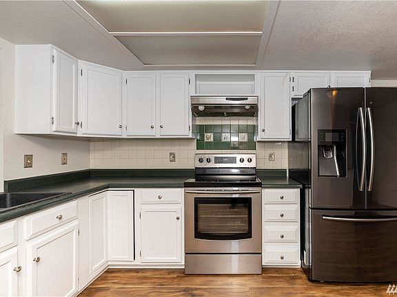4th image of 3175 SE Villa Carmel Dr