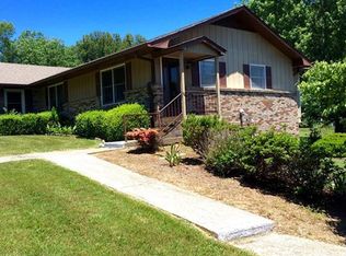 107 Fulton Dr, Hendersonville, NC 28792