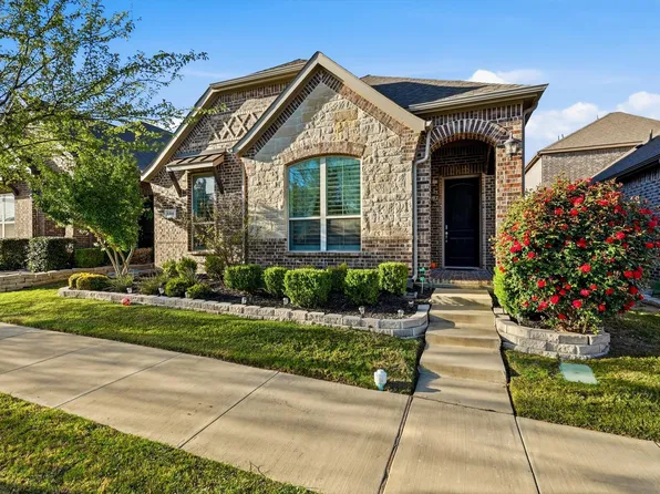 904 10th St, Roanoke, TX 76226