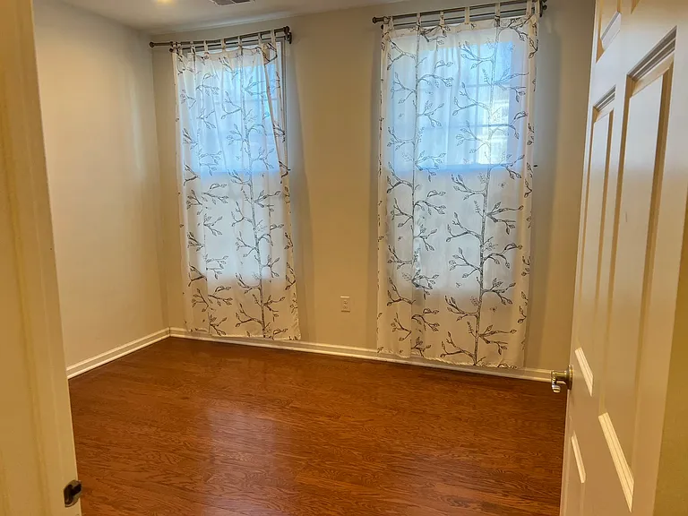 1007 Bradish Ln — Photo 13