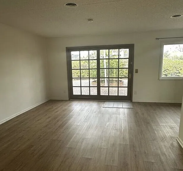 23907 Friar St — Photo 2