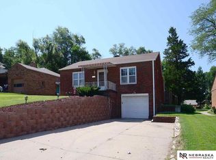 5027 Hickory St, Omaha, NE 68106