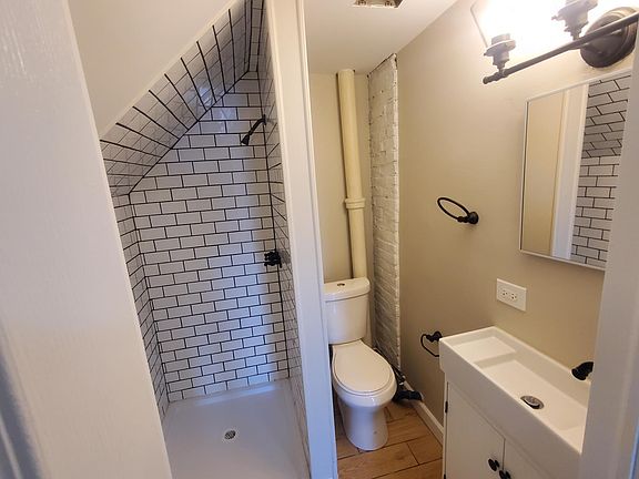 4th image of 1335 W 61st St #3