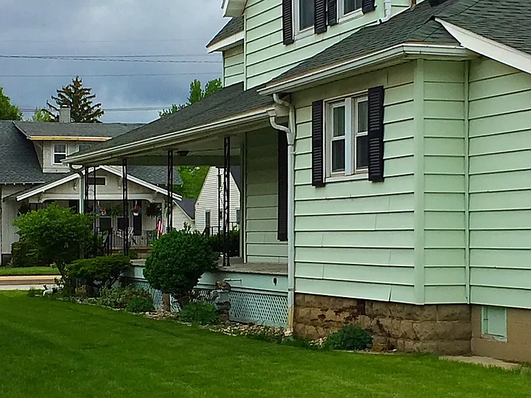 1055 E Market St — Photo 1