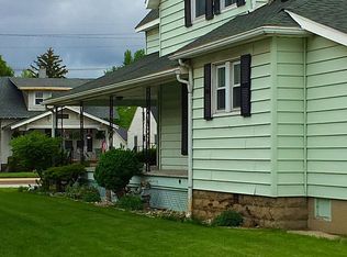 1055 E Market St, Nappanee, IN 46550