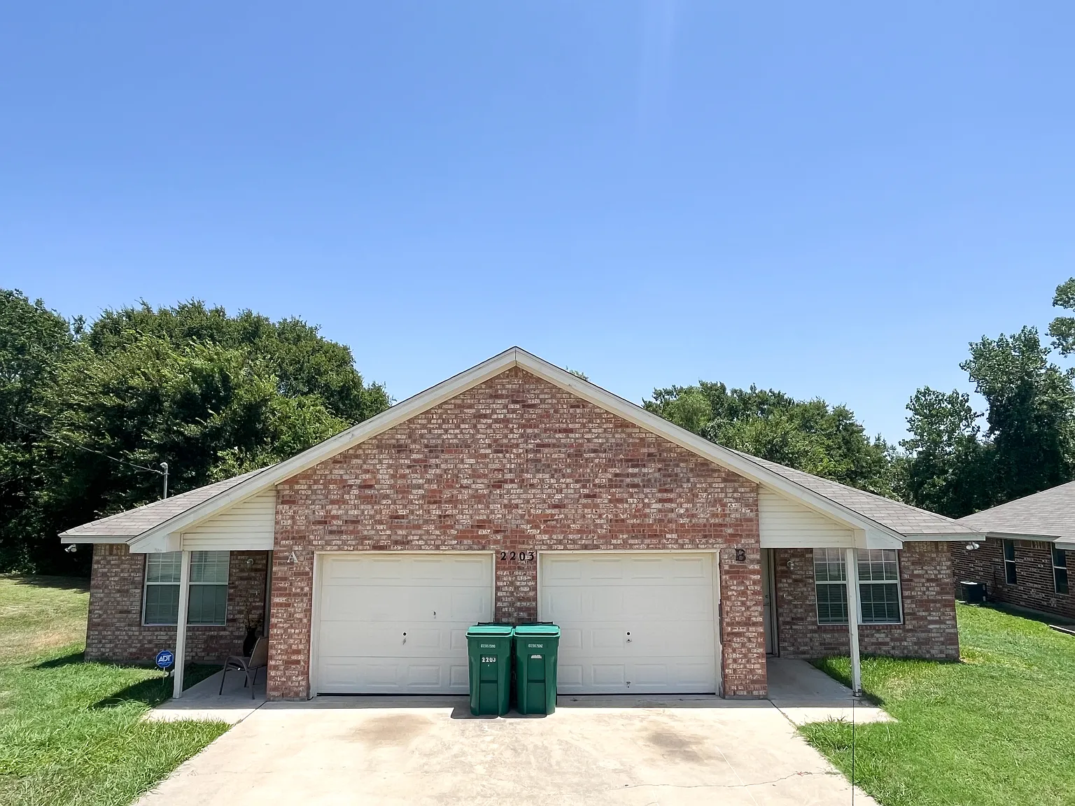 3 bed, 1100 sqft, $1,145 — Photo 1