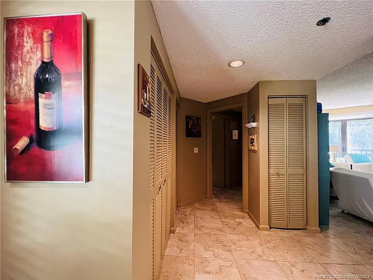 221 NE Plantation Rd #215 — Photo 47