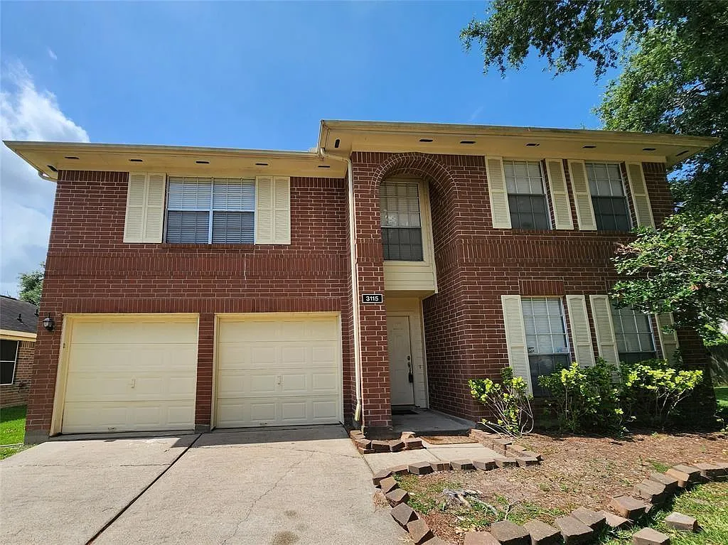 4 bed, 2.5 bath, 2647 sqft, $2,250 — Photo 1