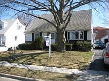 1st image of 30 Park Cir