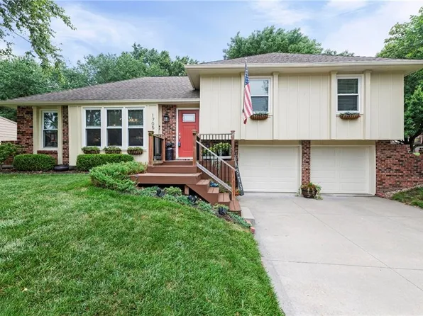 1705 NE Pine Cir, Blue Springs, MO 64014