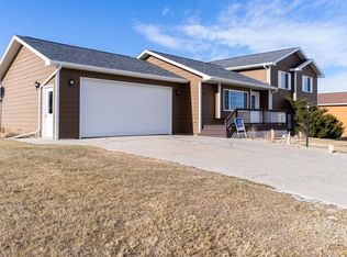 2714 Wildhorse Dr, Rapid City, SD 57703