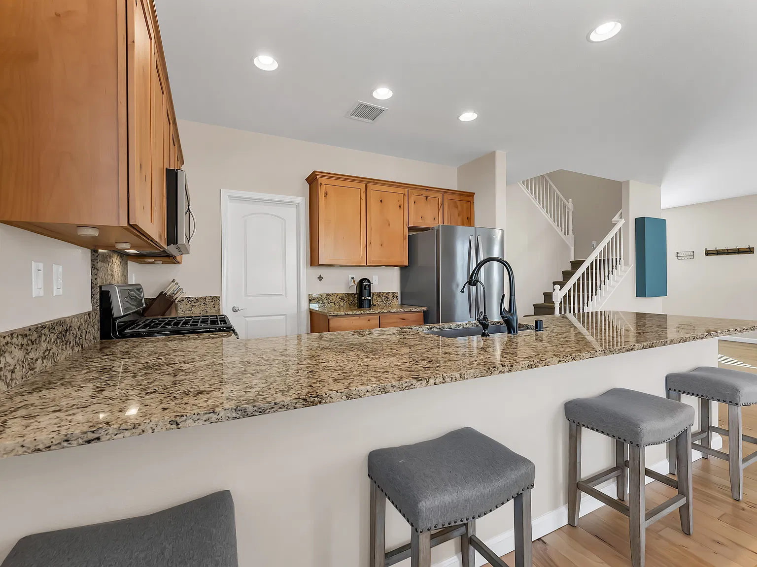 3 bed, 2.5 bath, 2040 sqft, $3,250 — Photo 4