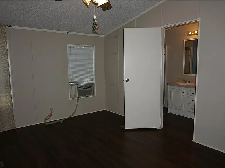 9999 Elder St — Photo 15