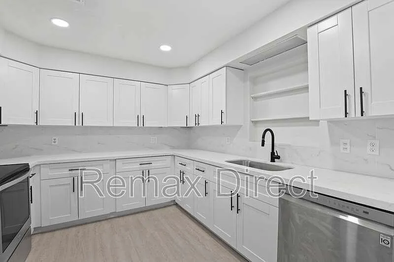4 bed, 2.0 bath, $3,400 — Photo 3