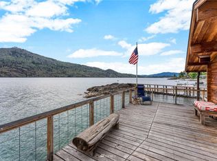 16332 S Lakeshore Rd, Chelan, WA 98816
