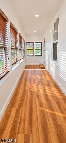 3 bed, 1.5 bath, 960 sqft, $4,000 — Photo 3