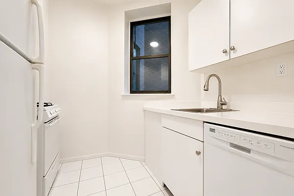 Kitchen, photo 1