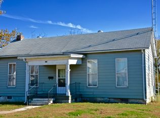 115 W Webb St, Carmi, IL 62821