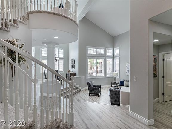 4th image of 2004 Aspen Oak St