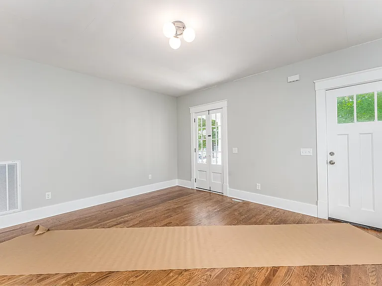114 W Anderson St #B — Photo 5
