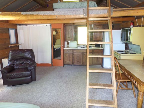 5th image of 2128 Toboggan Ln