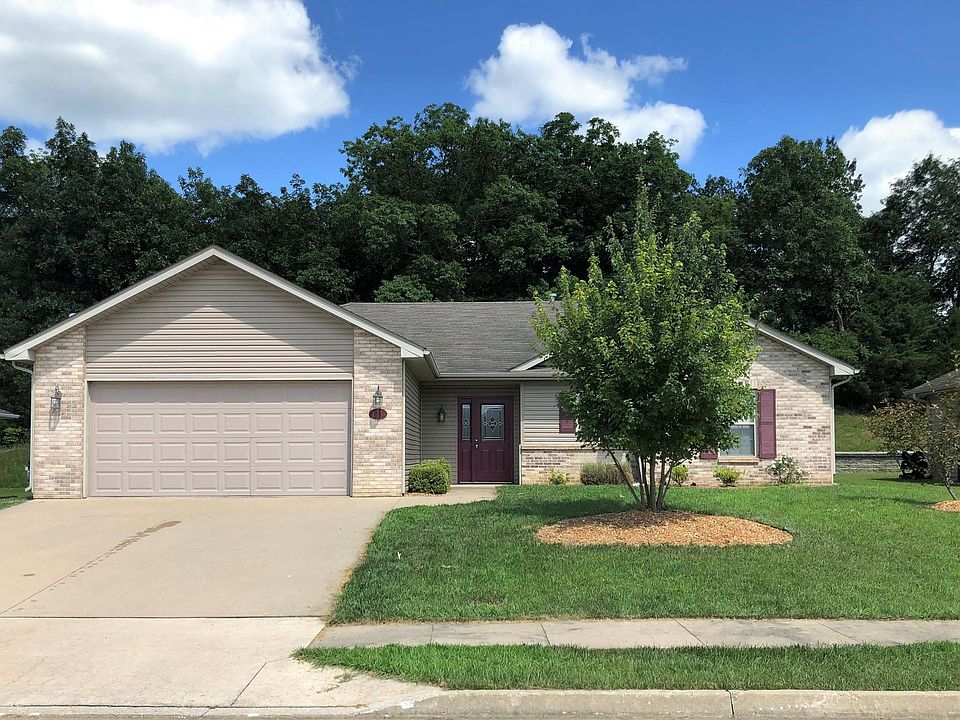 1st image of 3008 Woods Crossing Dr #D