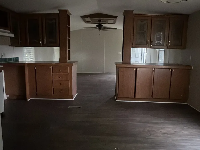 600 Davis Cir #11 — Photo 2