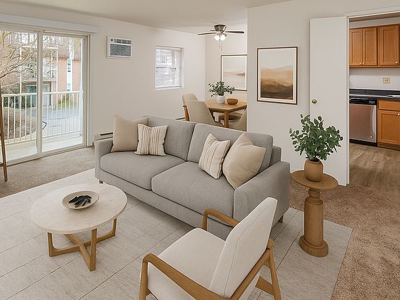 3rd image of 2 Maryland Cir #314
