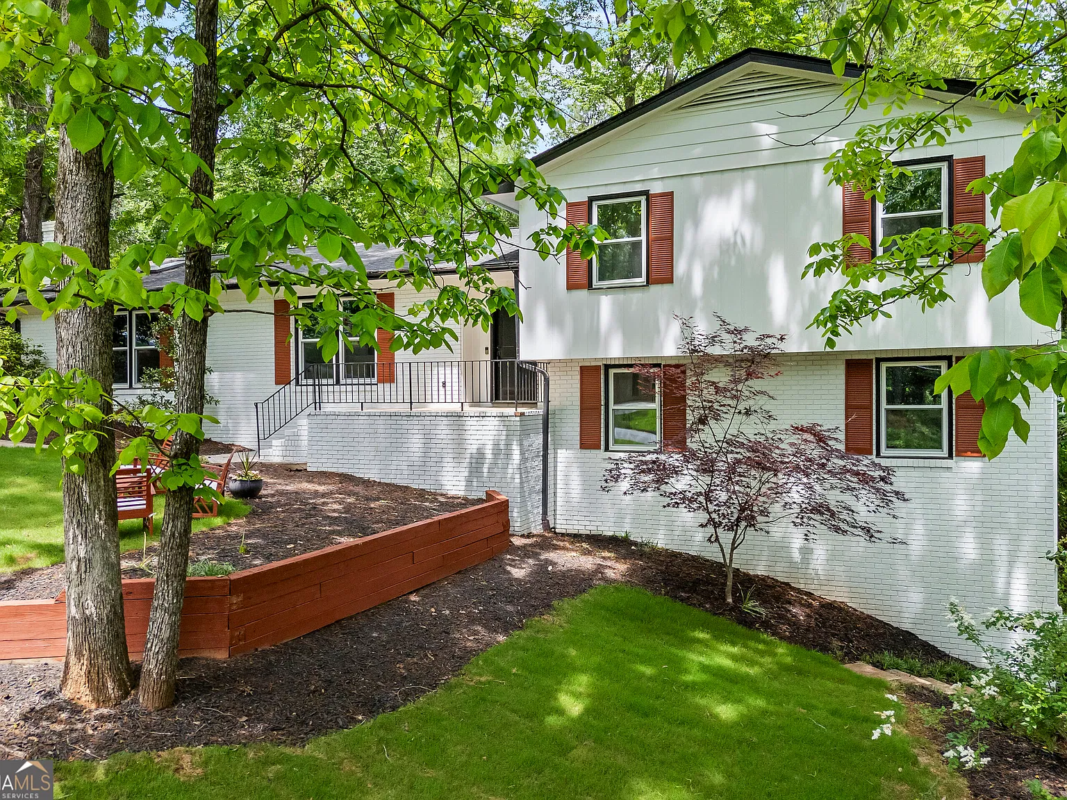 4 bed, 3.0 bath, 3879 sqft, $5,000 — Photo 3