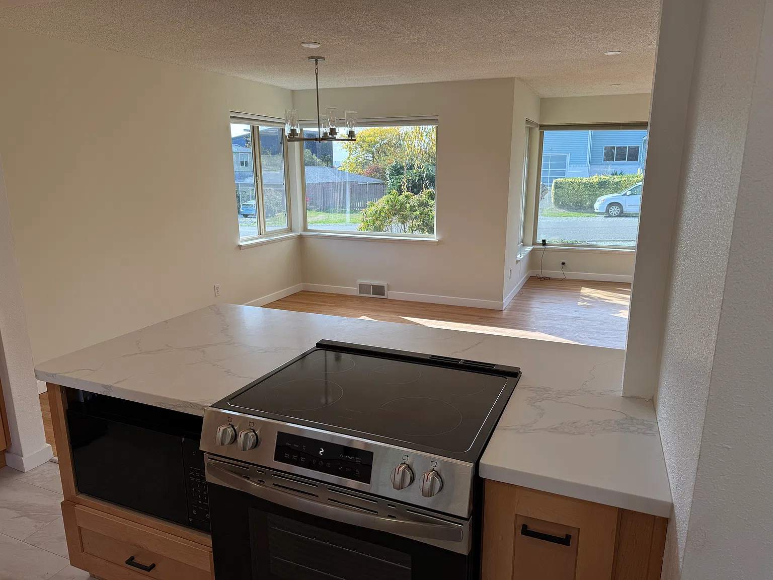 3 bed, 1400 sqft, $3,700 — Photo 3