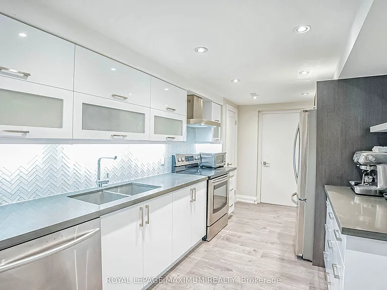 19 Corner Brook Cres #BASEMENT — Photo 9