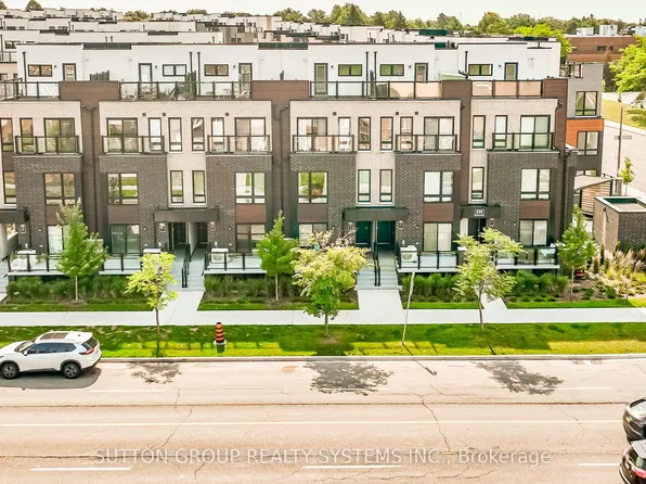 235 McLevin Ave #11, Toronto, ON M1B 5K1