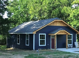 402 S 4th St, Bonham, TX 75418