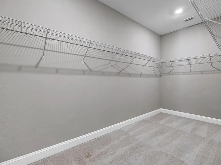 275 Renwick Pkwy — Photo 6