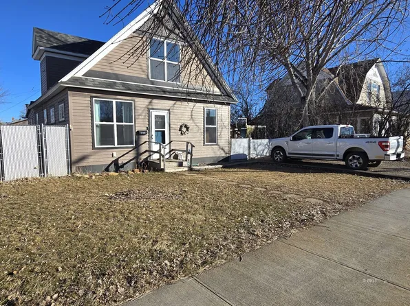 306 S Lake Ave, Miles City, MT 59301