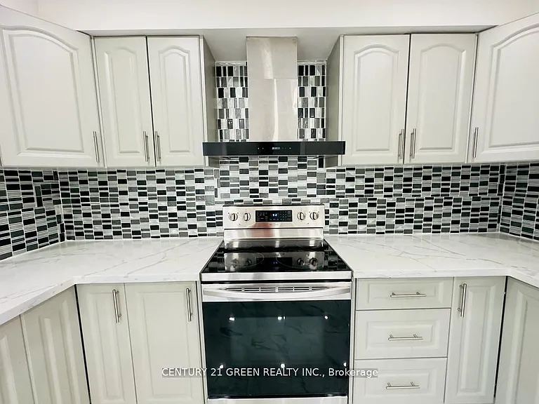 24 Sullivan Dr — Photo 13