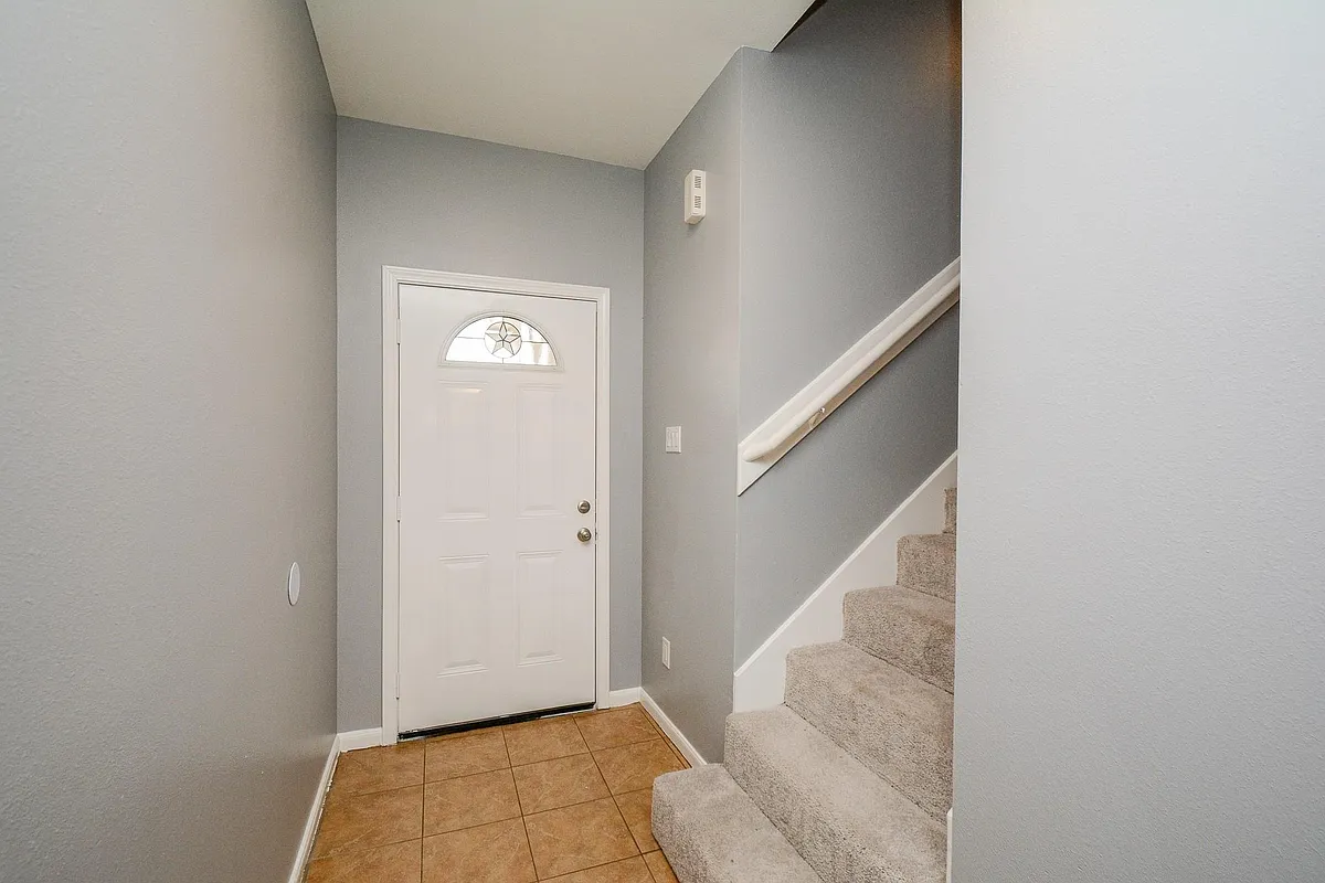 Building Photo - 6418 Waldron Dr #B