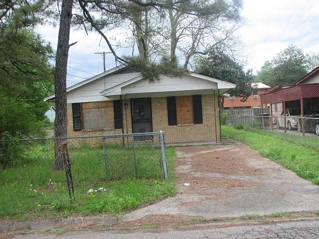 1st image of 402 N 9th St