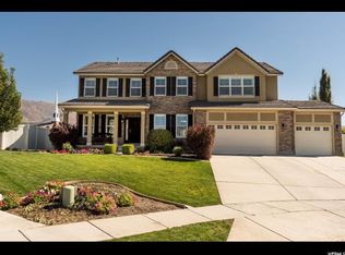 555 Grinding Cir, Kaysville, UT 84037