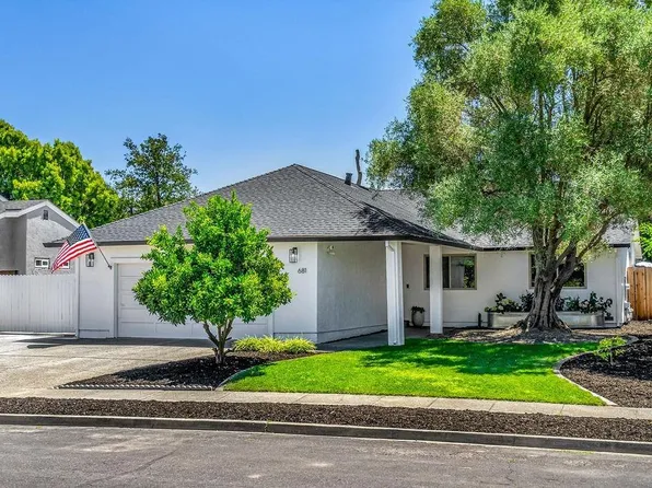 681 Lathrop Court, Napa, CA 94558