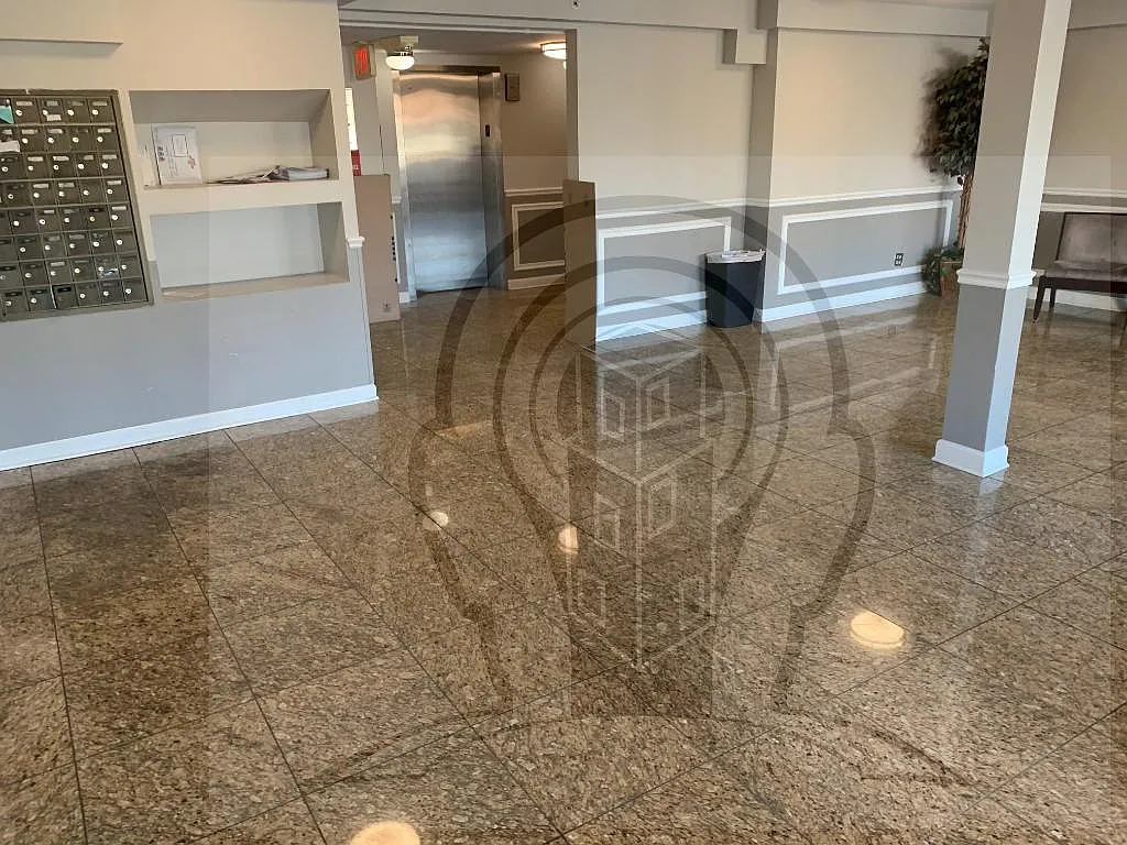 2 bed, 2.0 bath, 1300 sqft, $2,200 — Photo 2