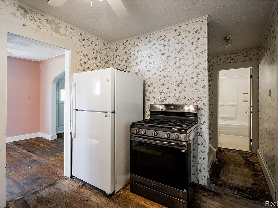 23122 Reynolds Ave, photo 16