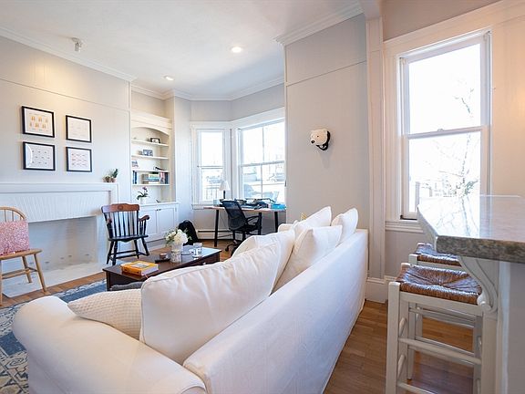 3rd image of 30 Pinckney St APT 7