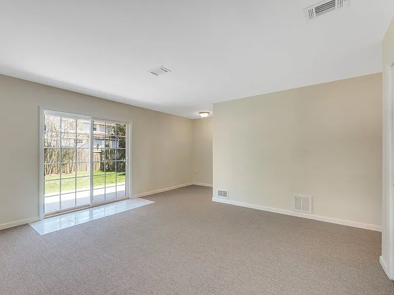 192 Maywood Ave — Photo 10